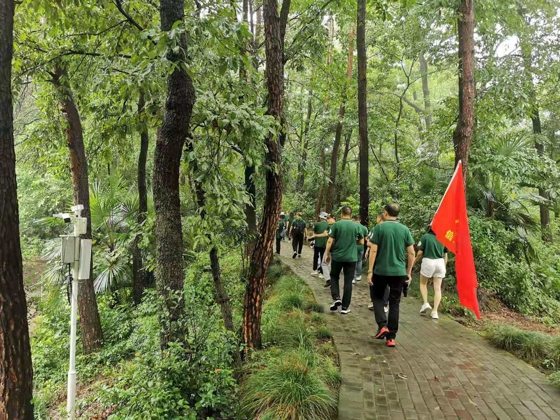 感悟科學發(fā)展，體驗綠水青山---河南省溫州商會慶祝建黨100周年紅色主題教育走進大別山（三）(圖1)