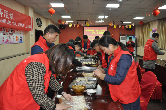 鹽城商會(huì)赴養(yǎng)老院開展“情暖冬日、敬老愛老”志愿服務(wù)活動(dòng)(圖1)