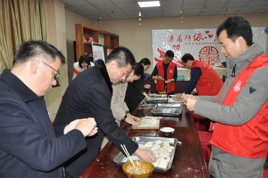 鹽城商會(huì)赴養(yǎng)老院開展“情暖冬日、敬老愛老”志愿服務(wù)活動(dòng)(圖2)