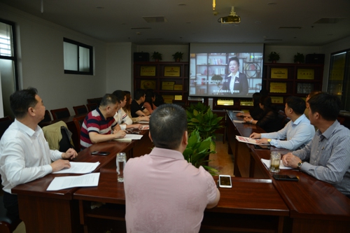 鄭州市溫州商會黨委組織學(xué)習(xí)討論習(xí)近平總書記給鄭州圓方集團全體職工重要回信精神(圖2)